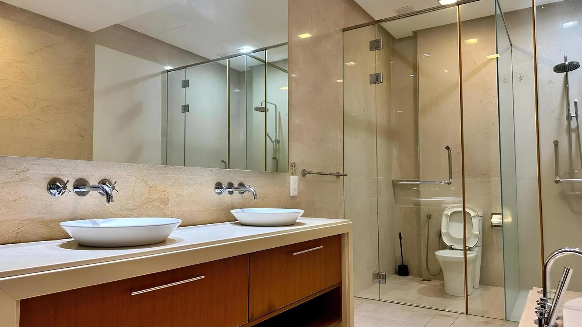 Apartment Straits Quay Seafront Suite L Panoramic Seaview Tanjung Tokong Malaysia