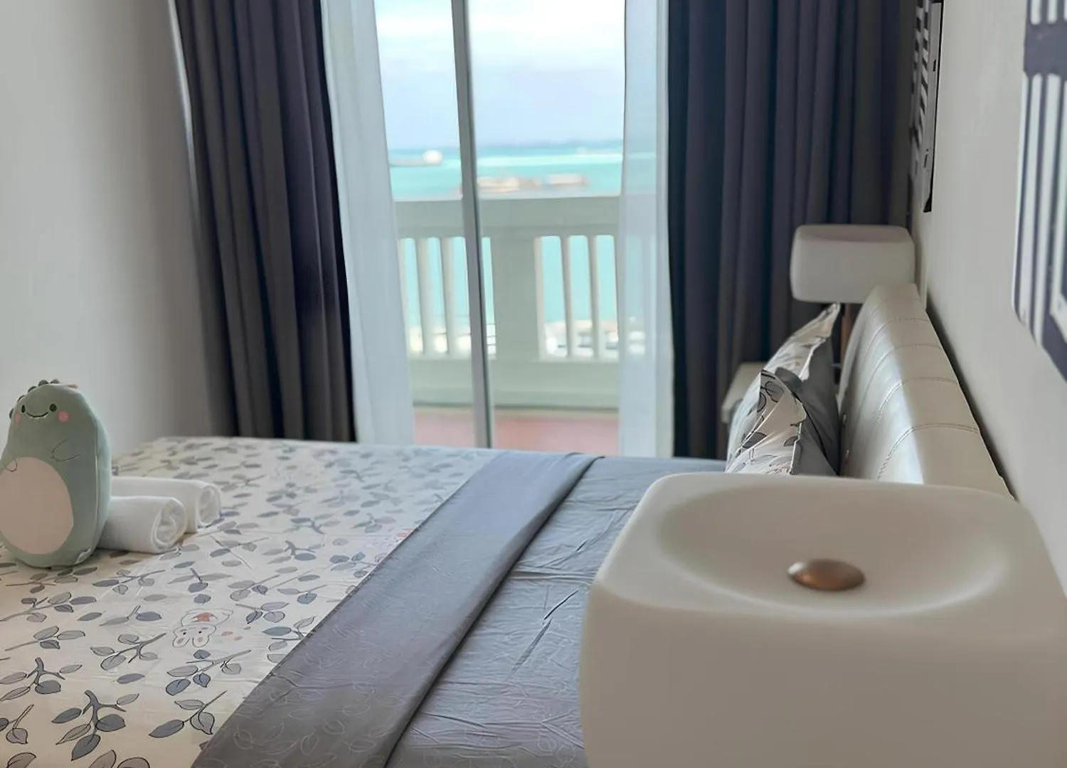 Apartment Straits Quay Seafront Suite L Panoramic Seaview Tanjung Tokong Malaysia